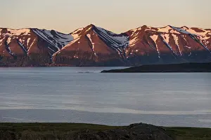Iceland Mountain Landscapes Drucke: Mountains in the evening light