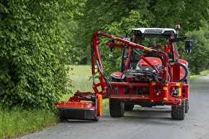 Bilder Datiert 10. Juni 2024: Mowing print roadside maintenance technology