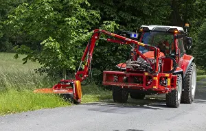 Bilder Datiert 10. Juni 2024: Mowing technology print