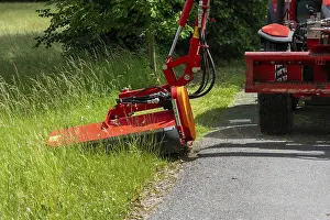 Bilder Datiert 10. Juni 2024: Mowing print