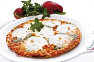 Typical Italian Dish Drucke: Mozarella pizza