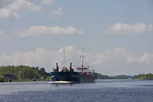 Transporting Goods By Sea Drucke: MS Hav Snapper on the NOK