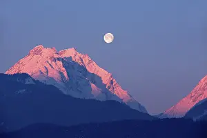 Evening Light In The Alps Drucke: Mt. Bettelwurf and the Vomper Loch