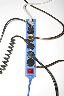 Power Supply Line Drucke: Multi-plug power strip with plugs and cables