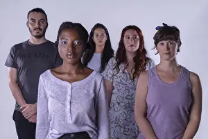 Multiethnic Group Drucke: Multiethnic group of people looking serious on camera