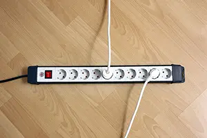 Electrical Device Connection Drucke: Multiple outlet strip, for connection of multiple electrical devices