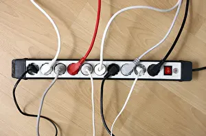 Electrical Device Connection Drucke: Multiple outlet strip, for connection of multiple electrical devices