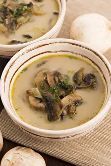 Food Photography Tips Drucke: Mushroom soup on a table