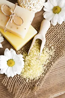 Cosmetic Product Photography Drucke: Natural cosmetics concept: soap with daisies