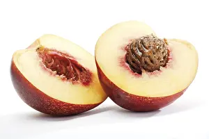 Studio Shot Fruits Drucke: Nectarine, two halves