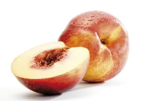 Vitamin C Fruits Drucke: Nectarines, whole and halved