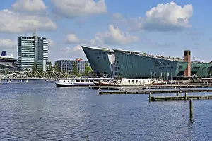 Benelux Countries Tourism Drucke: The NEMO Science Centre at Osterdok