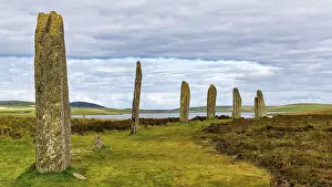 Neolithic Stone Circle Drucke: Neolithic stone circle by a loch
