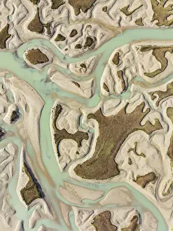 Nature Reserve Aerial Photography Drucke: Network of channels and streams at low tide