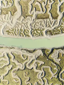Drone Shot Cadiz Province Spain Drucke: Network of channels and streams at low tide