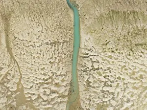 Drone Shot Cadiz Province Spain Drucke: Network of channels and streams at low tide
