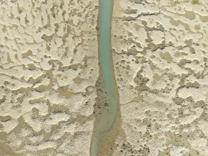 Drone Shot Cadiz Province Spain Drucke: Network of channels and streams at low tide