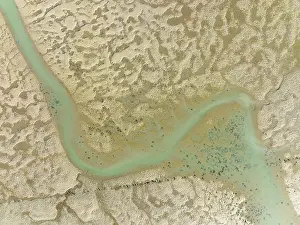 Drone Shot Cadiz Province Drucke: Network of channels and streams at low tide