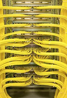 Digital Data Transmission Drucke: Network switch with RJ45 network cable in a data center Network switch with RJ45 network cable in a data center
