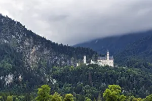 Schwangau Tourist Attraction Drucke: Neuschwanstein Castle, cloud cover