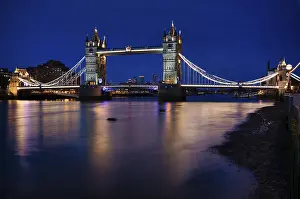 Historic London Landmark Drucke: Night view, Thames, Tower Bridge