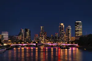Northern Europe Night Shot Drucke: Night view, Thames, Waterloo Bridge behind