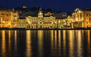 Atmospheric European Landmarks Drucke: Nihgtscape of Unity Of Italy Square