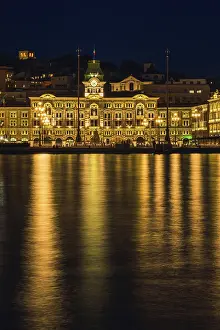 Southern Europe Night Shots Drucke: Nihgtscape of Unity Of Italy Square