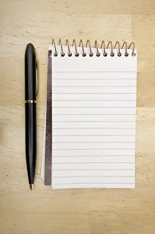 Commemorating Memories Drucke: Note pad and pen