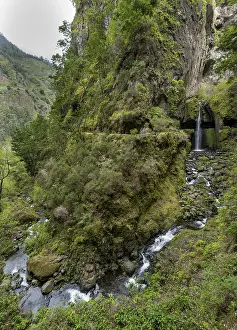 Long Exposure Waterfalls Drucke: Nova waterfall and Moinho in a gorge