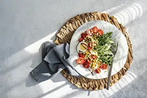 Healthy Meal Inspiration Drucke: A nutritious keto lunch featuring boiled eggs
