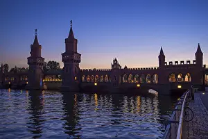 Historic Berlin Landmark Drucke: Oberbaum Bridge in the evening light