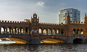 Central Europe Evening Scene Drucke: Oberbaum Bridge in the evening sun