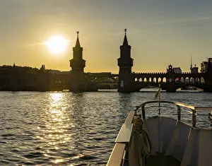 Central Europe Evening Atmosphere Drucke: Oberbaum Bridge in the evening sun