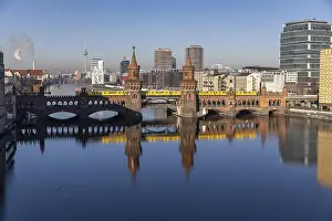 Public Transport In Berlin Drucke: Oberbaum Bridge over the Spree