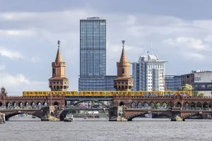 Public Transport In Berlin Drucke: Oberbaum Bridge with underground