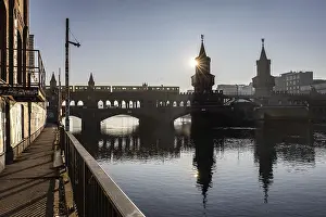 Public Transport In Berlin Drucke: Oberbaum Bridge, underground train BVG