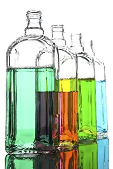 Studio Shot Of A Bottle Drucke: Object on white - Bottle with liquid