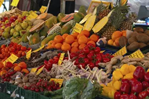 Nuremberg Market Drucke: Obs and vegetable stand, Nuremberg
