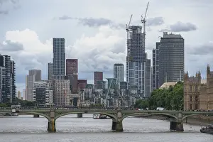 River Thames Photography Drucke: Office building, bridge over the Thames