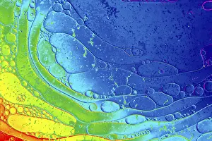 Deserted Waterfront Structures Drucke: Oil bubbles inside water base form patterns