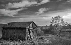 Deserted House Drucke: The old barn
