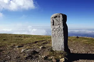 Black Forest Germany Drucke: Old boundary stone on the summit of Mt