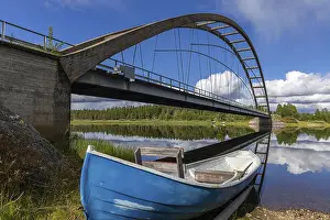 Northern Europe Lake Views Drucke: Old bridge on E10, Sweden