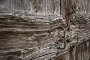 Deserted Entrance Drucke: An old door exposed to the elements