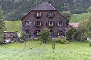Southern Germany Historic Buildings Drucke: Old farmhouse with shingle facade