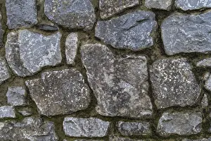 Old Stone Wall Texture Drucke: Old grungy stone wall. Texture and Background for your projects and creative work