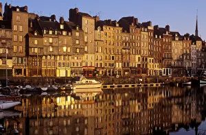 Häfen Drucke: Altes Hafen bei Sonnenaufgang, Honfleur, Normandie
