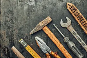 Steel Surface Workshop Drucke: Old hardware tools. Wrench, screwdriver