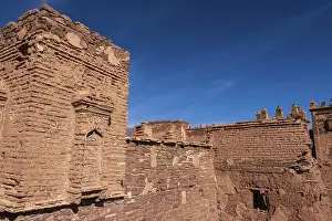 Historic Castle Architecture Drucke: An old kasbah that served as a base for nomadic tribes